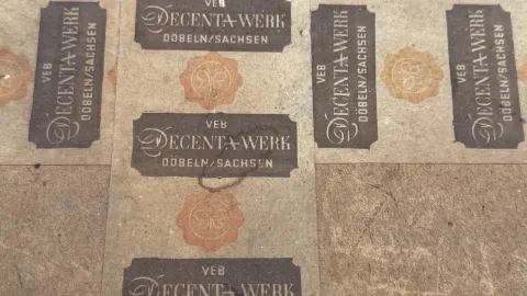 Millimeterseife aus dem Stadtbad Lichtenberg — ein Fund von 1954