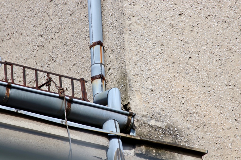 Abenteuerliche Ablaufrohre